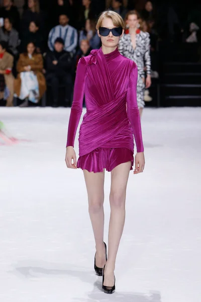 Look 10